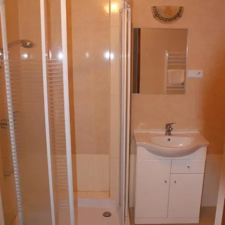 Montebello Bussines & 3*
